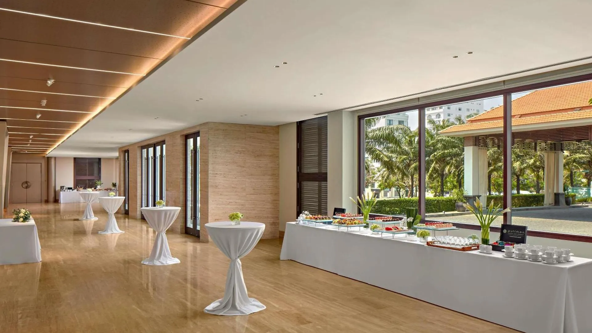 Pullman Danang Beach Resort 5*, Da Nang